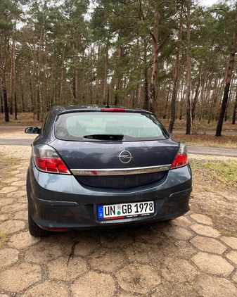 Opel Astra cena 12900 przebieg: 190700, rok produkcji 2007 z Małogoszcz małe 277